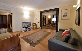 C-Rooms, Residenza Correggio